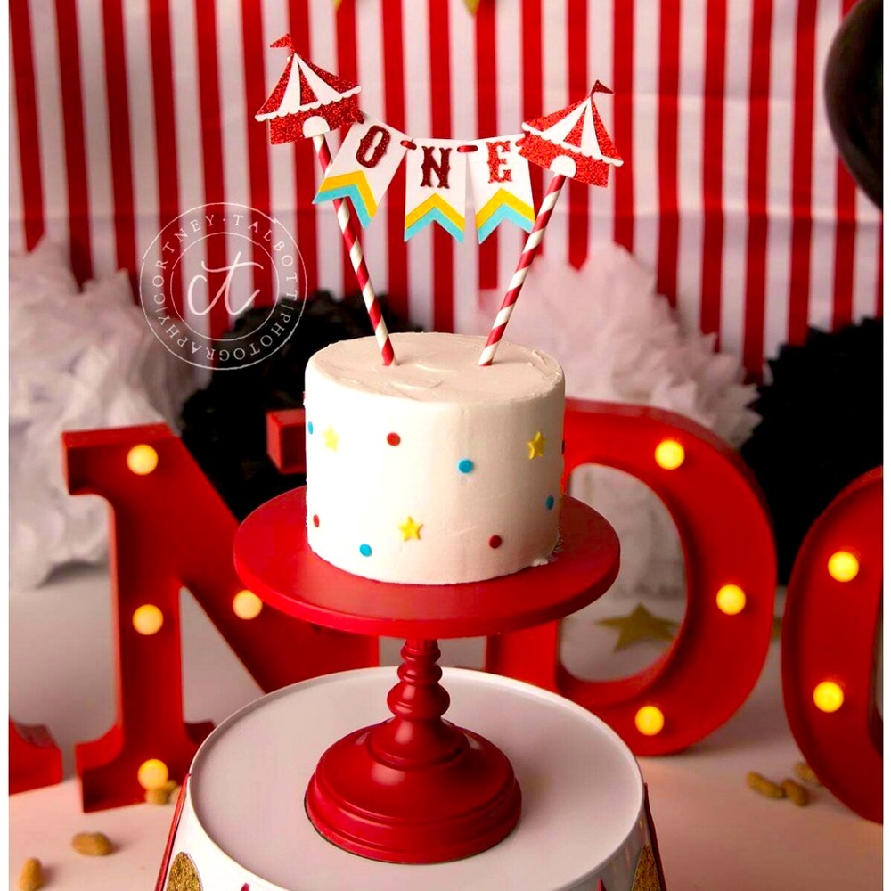 Circus themed 1st birthday decor